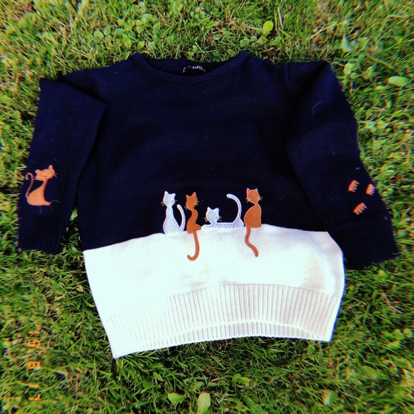 Selling a cat sweater🐈 - Picture 1 of 1